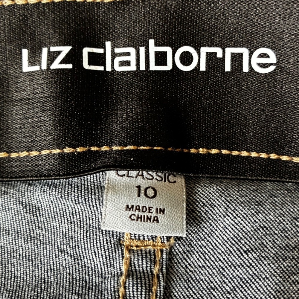 Liz Claiborne Bermuda Shorts Dark Wash Denim Stretch Sz 10 Casual Minimalist - Picture 3 of 8